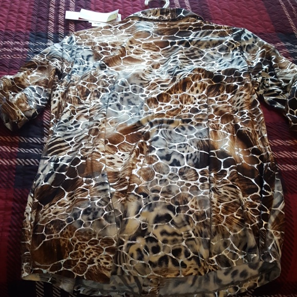 Button up blouse  very comfty - Picture 3 of 3